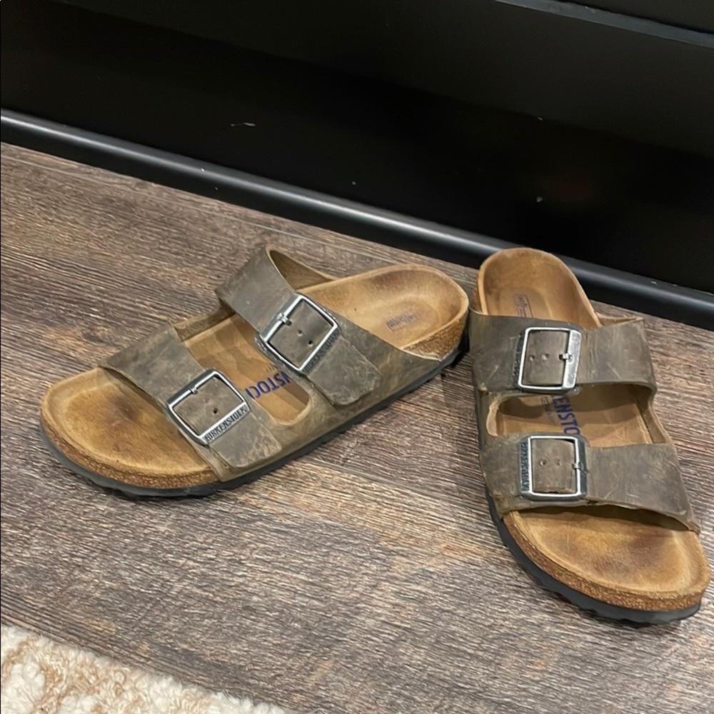 Distressed oiled Birkenstock